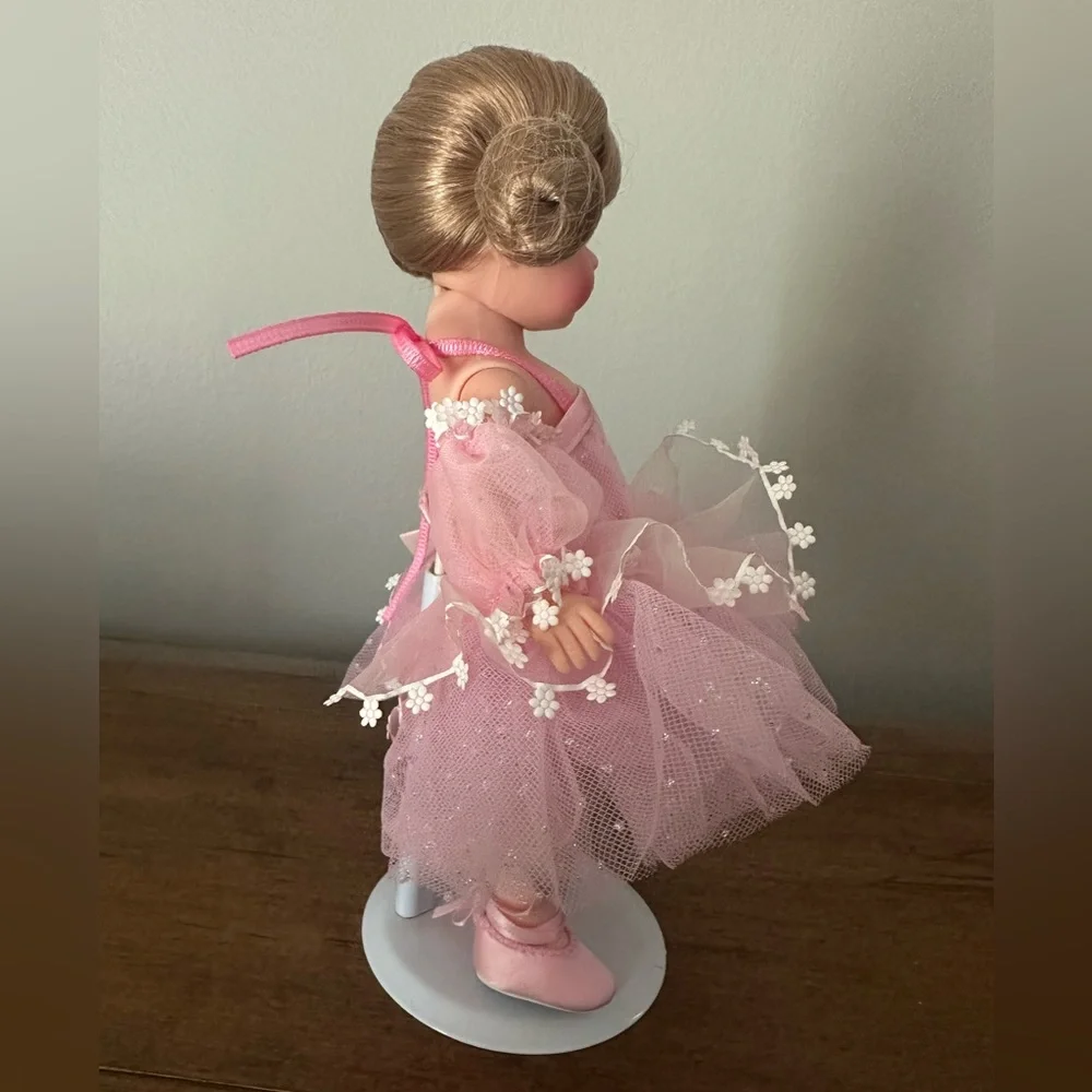Vtg. Madame Alexander Twirling Confetti Ballerina Doll, 2008